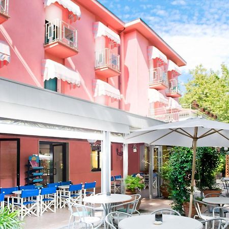 Hotel Villa Rosa Чезенатико Экстерьер фото