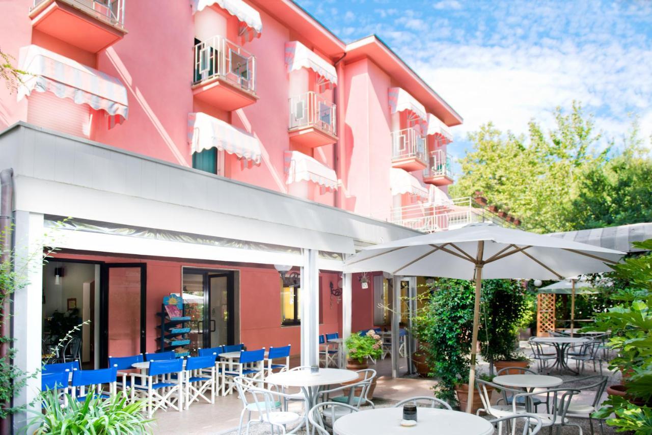 Hotel Villa Rosa Чезенатико Экстерьер фото