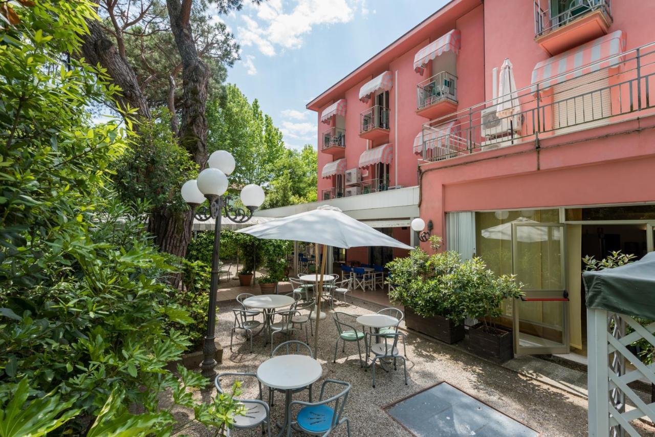 Hotel Villa Rosa Чезенатико Экстерьер фото