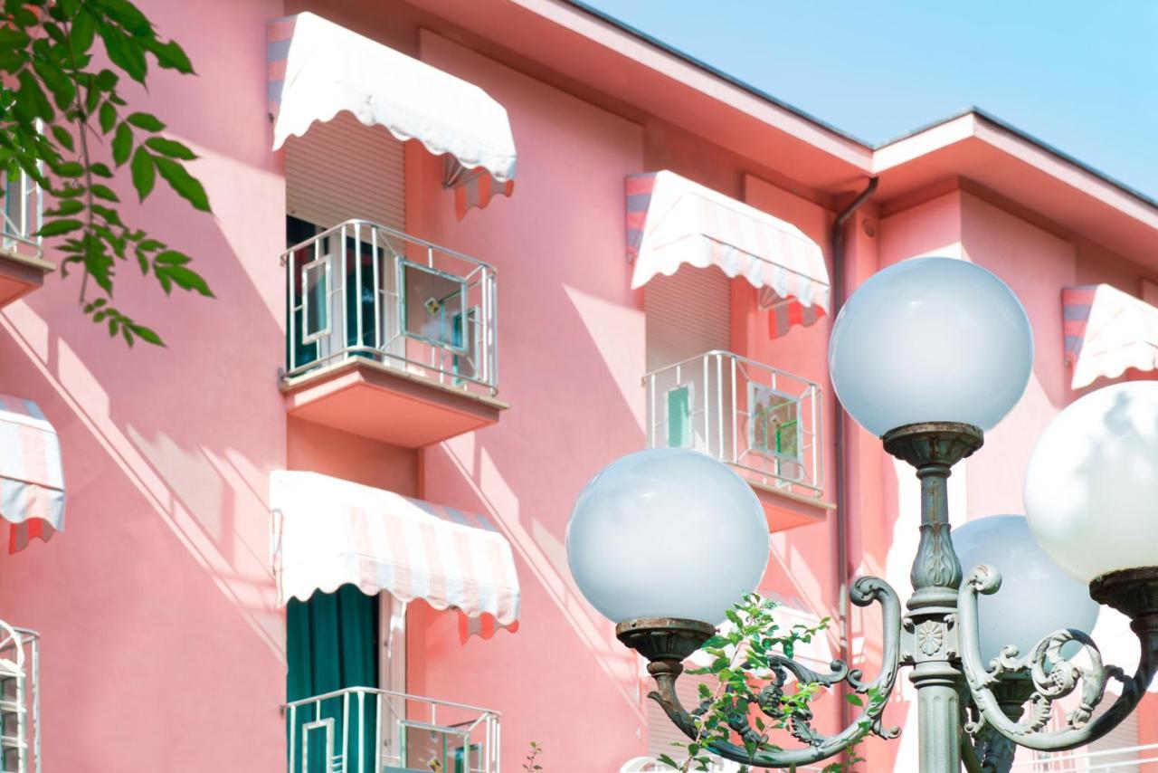 Hotel Villa Rosa Чезенатико Экстерьер фото
