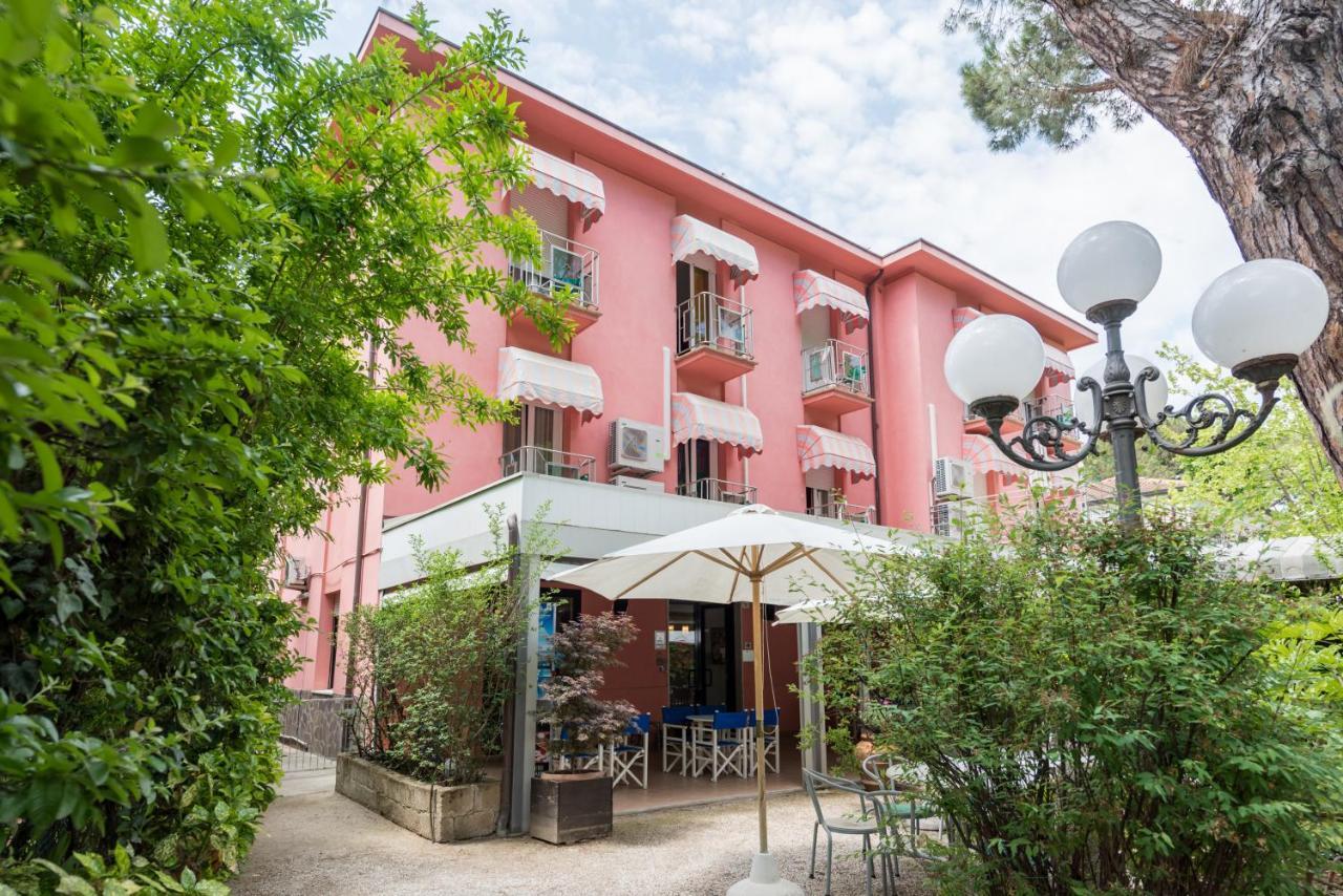 Hotel Villa Rosa Чезенатико Экстерьер фото
