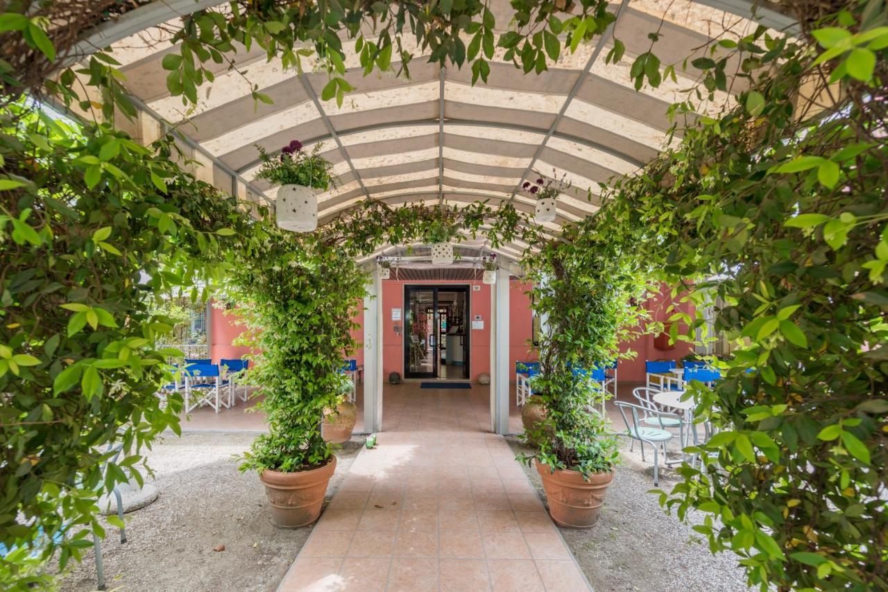 Hotel Villa Rosa Чезенатико Экстерьер фото